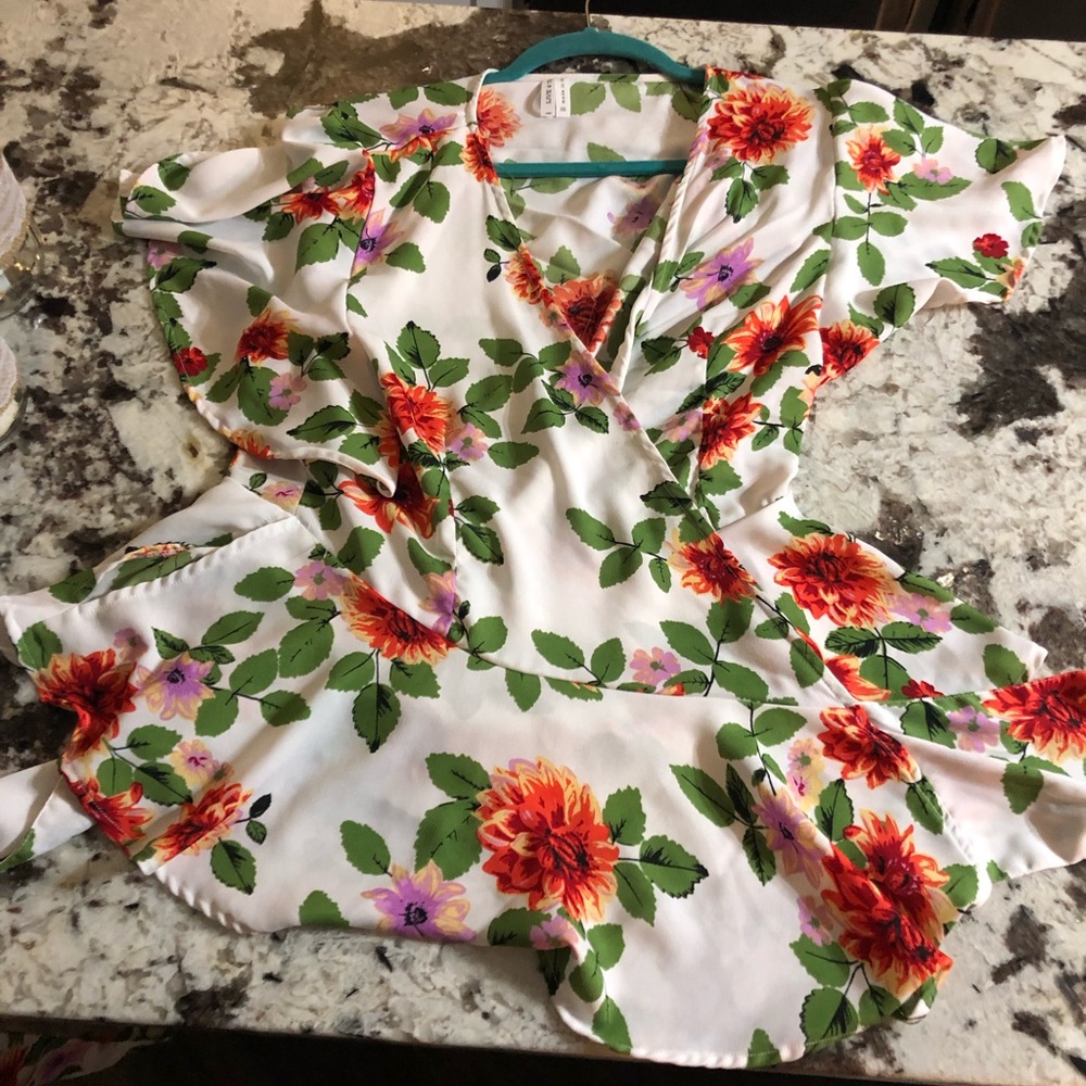 Floral wrap top